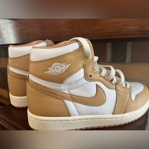 NWT $180 Nike Women’s Air Jordan 1 Retro High OG Praline/White-Sail